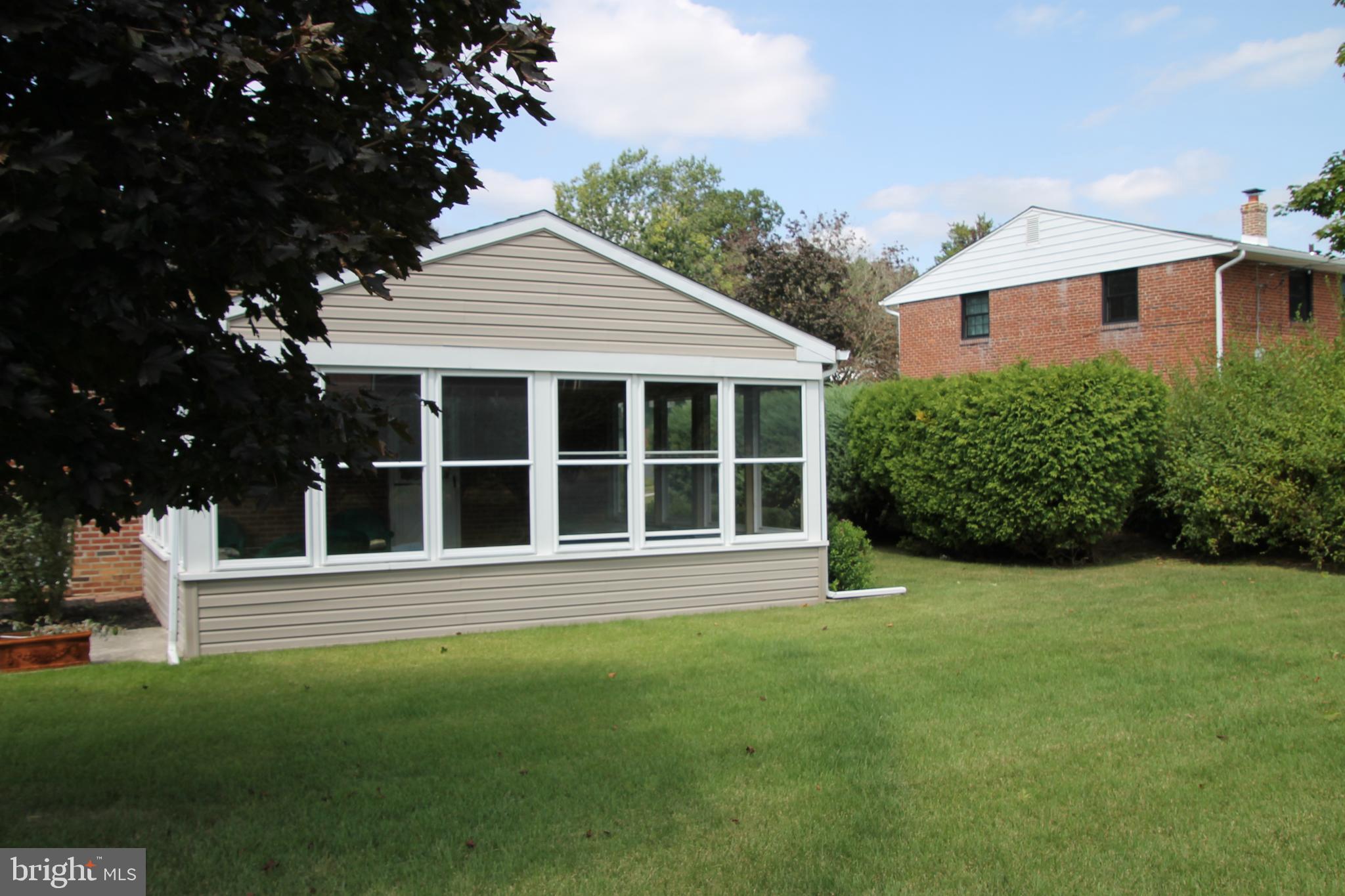 319 S BOBBIN MILL LANE