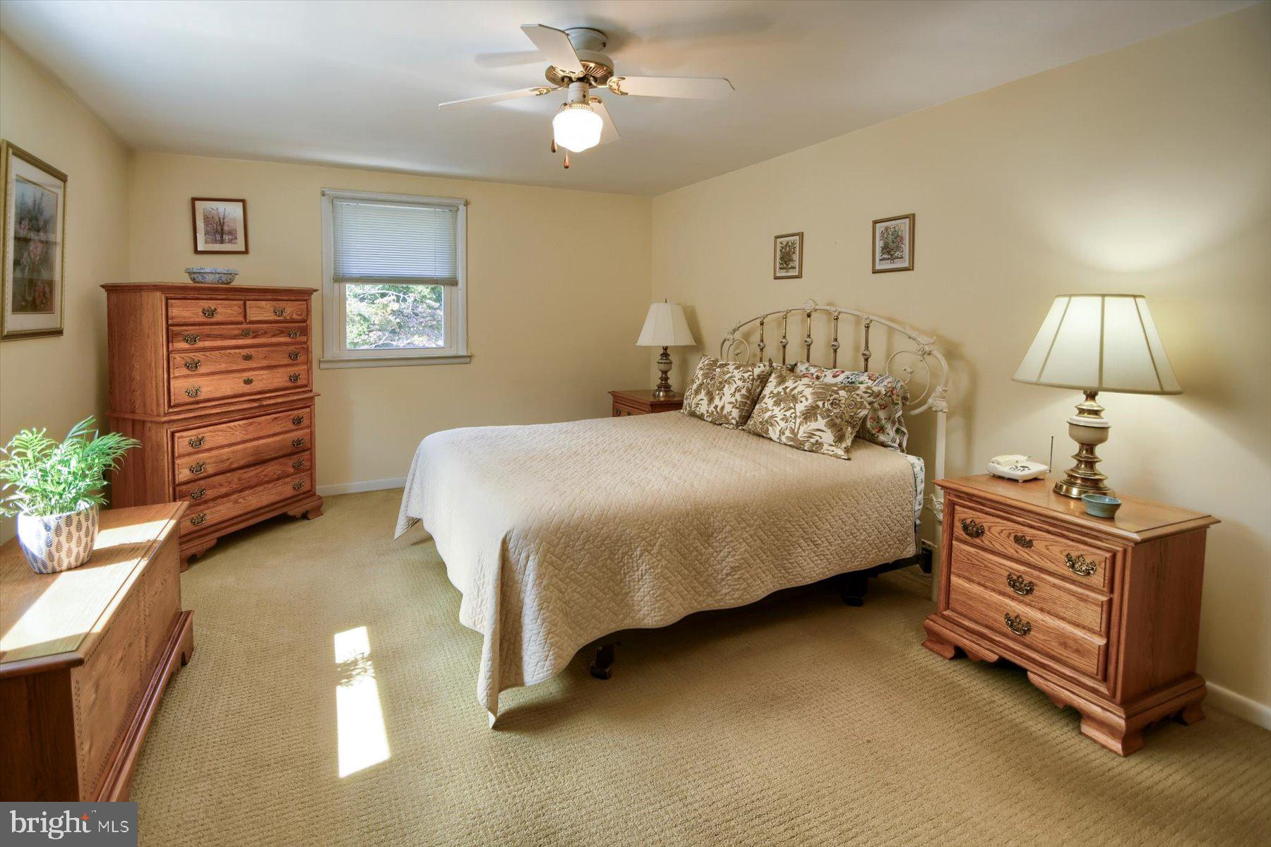 319 S BOBBIN MILL LANE