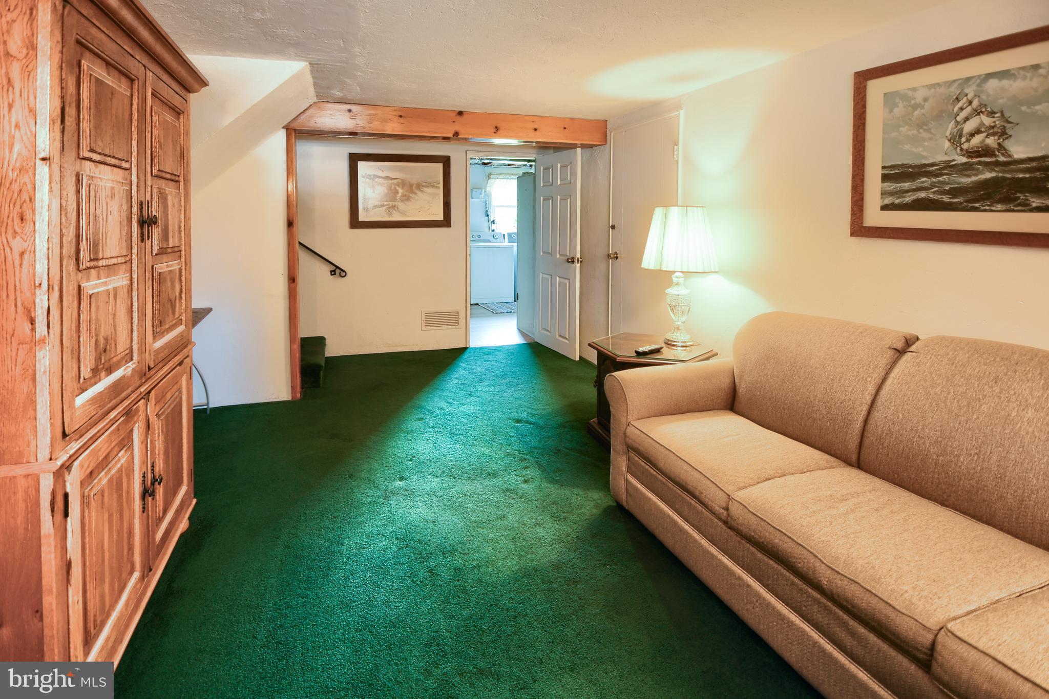 319 S BOBBIN MILL LANE