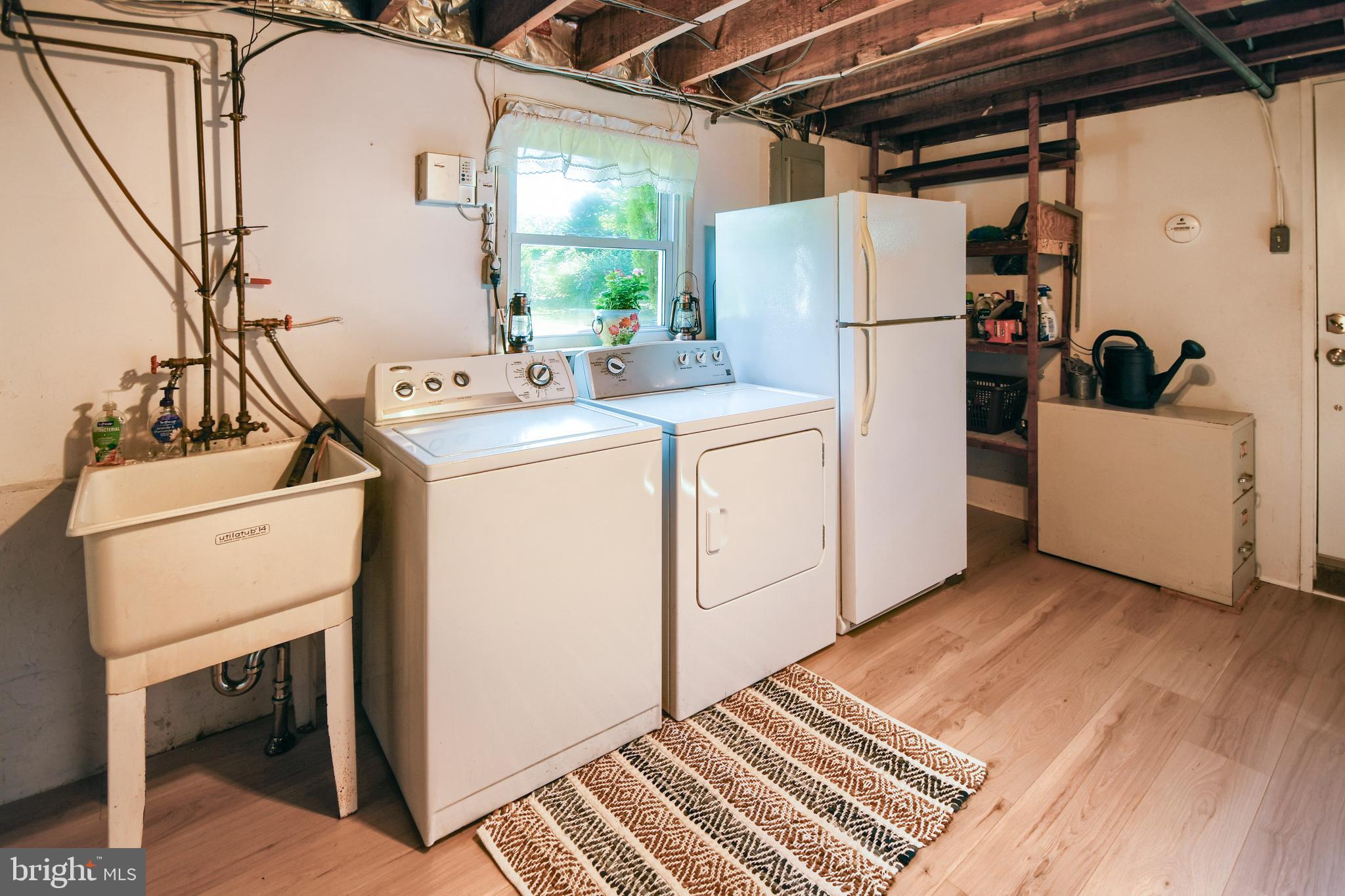 319 S BOBBIN MILL LANE