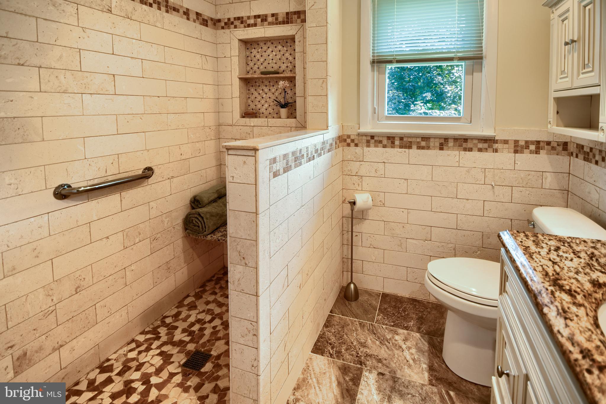 319 S BOBBIN MILL LANE