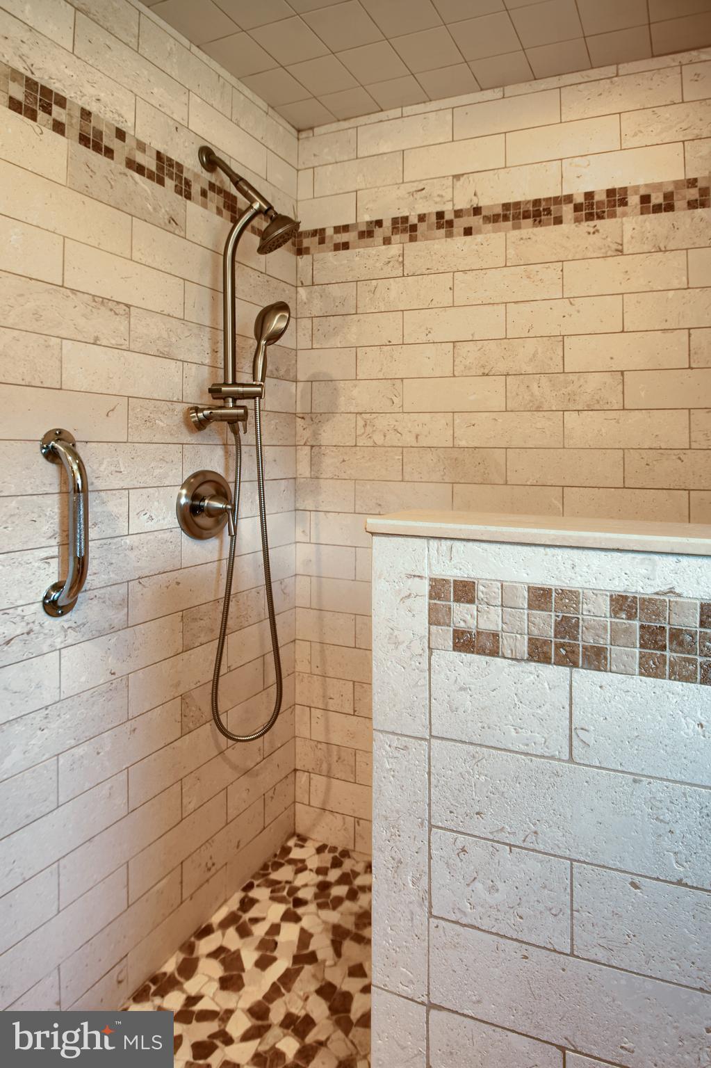 319 S BOBBIN MILL LANE