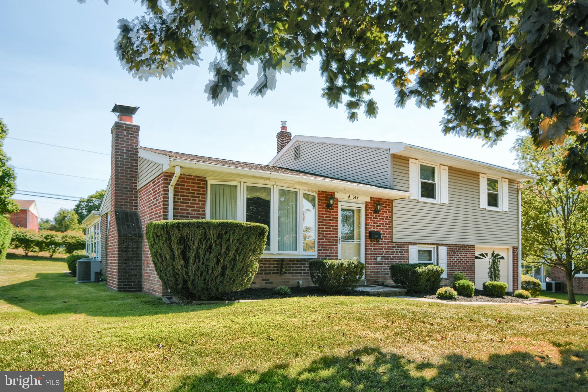 319 S BOBBIN MILL LANE