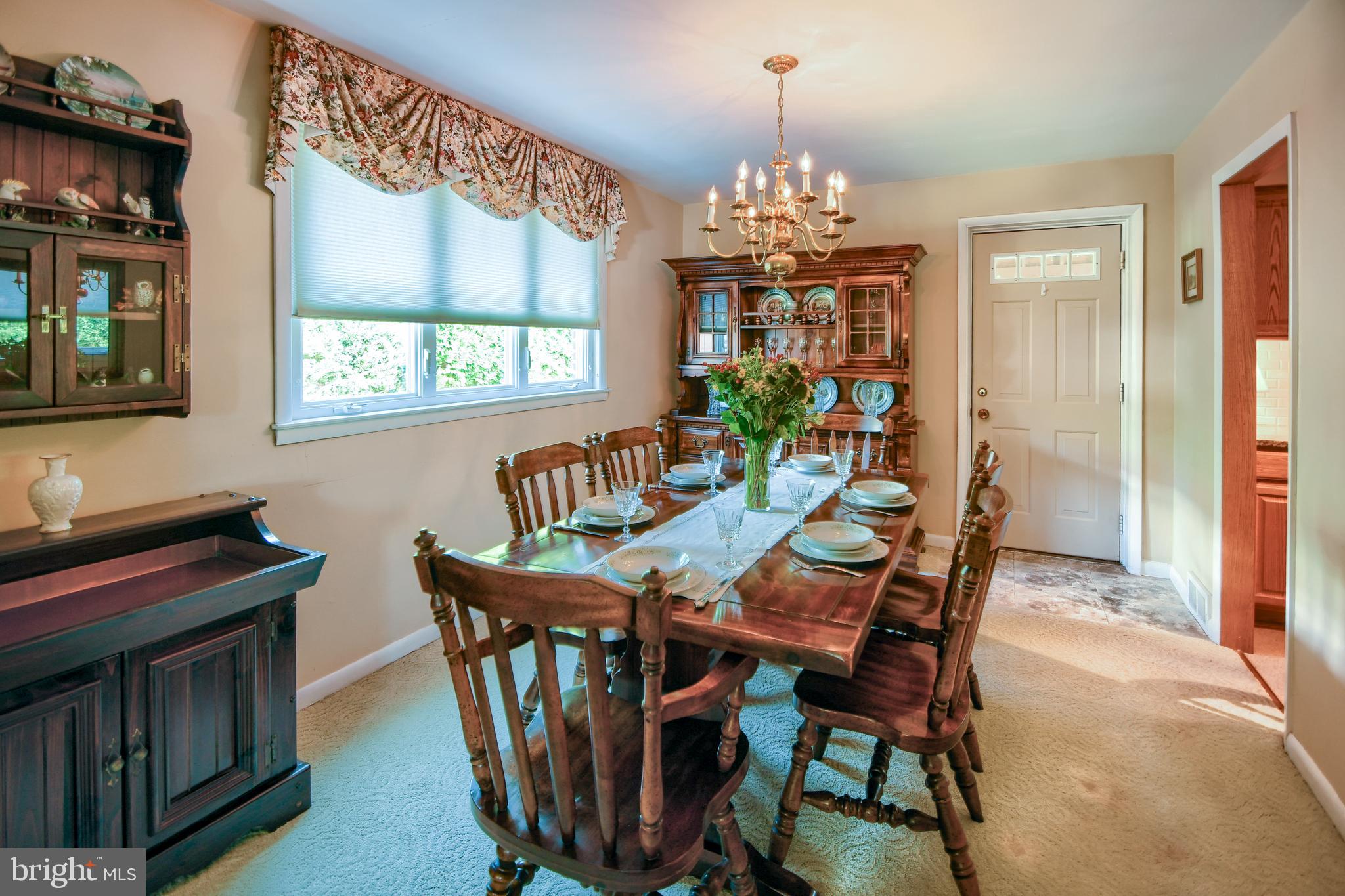 319 S BOBBIN MILL LANE