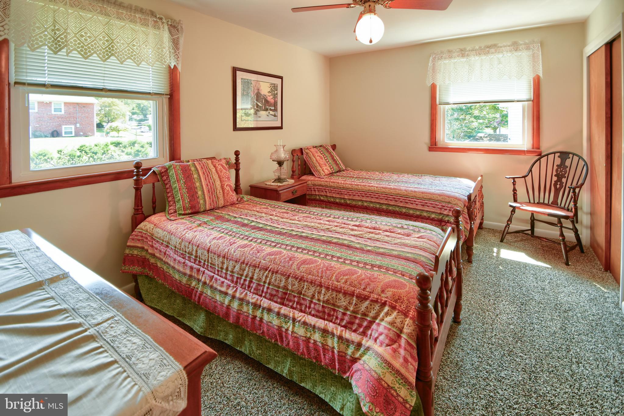 319 S BOBBIN MILL LANE