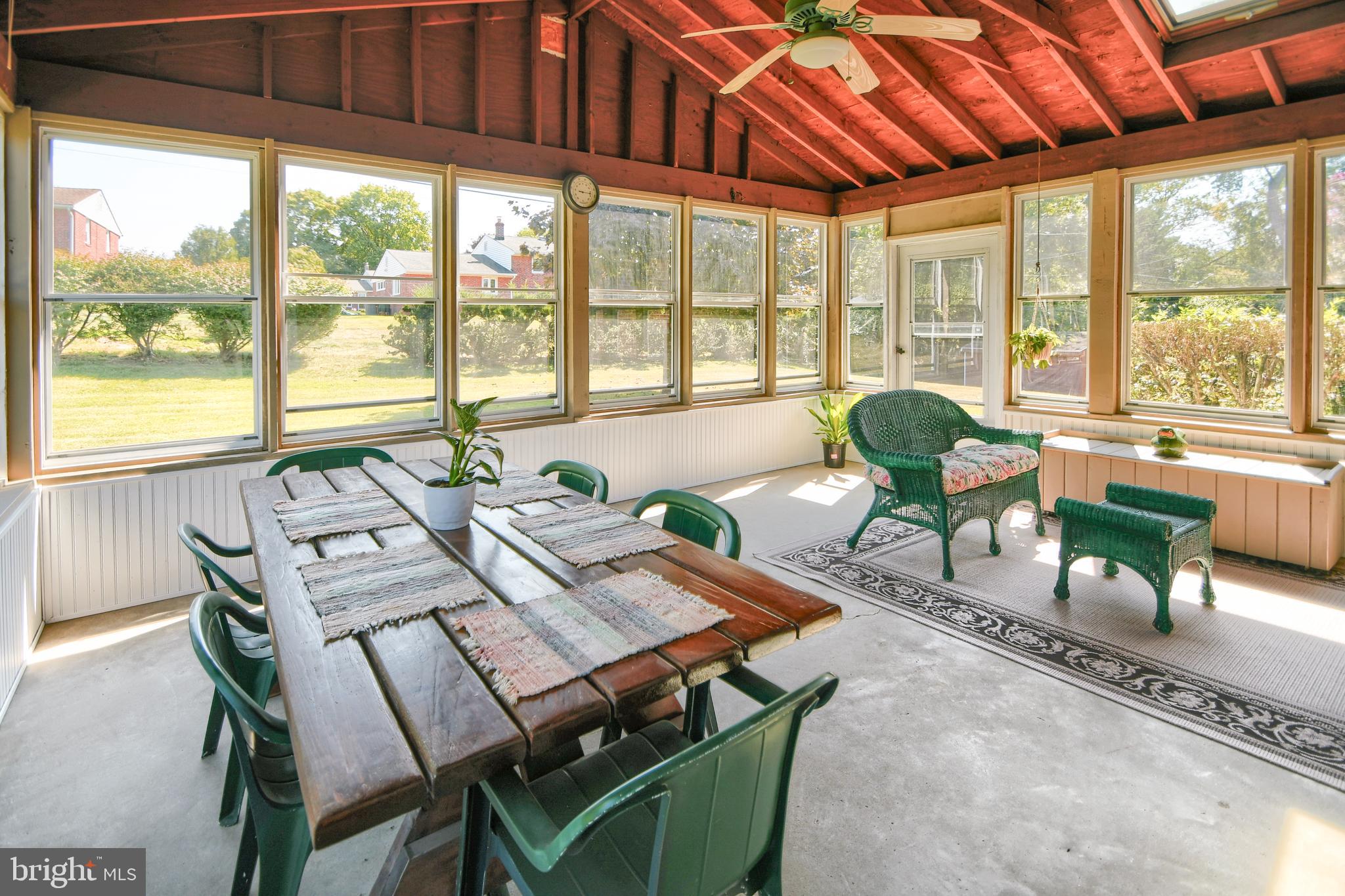 319 S BOBBIN MILL LANE