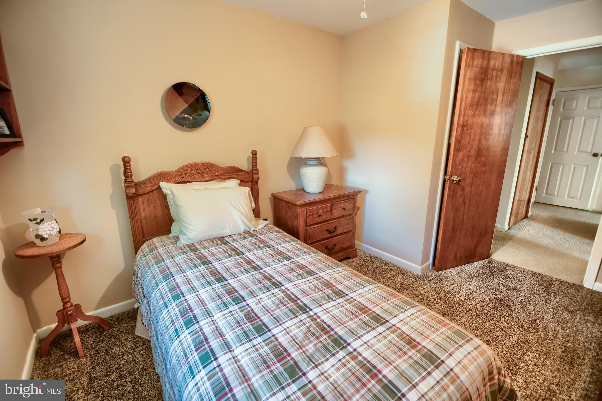 319 S BOBBIN MILL LANE