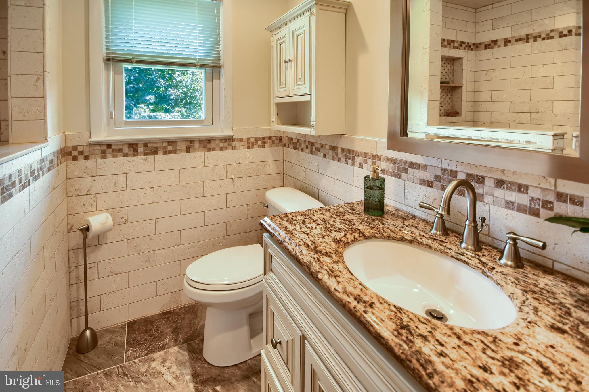 319 S BOBBIN MILL LANE