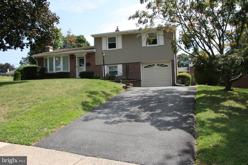 319 S BOBBIN MILL LANE