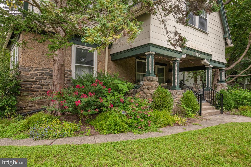 407 MIDLAND AVENUE