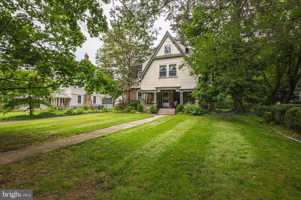 407 MIDLAND AVENUE