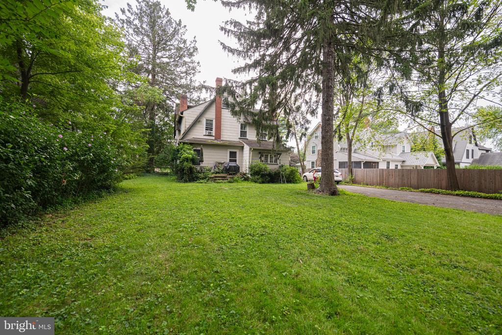 407 MIDLAND AVENUE