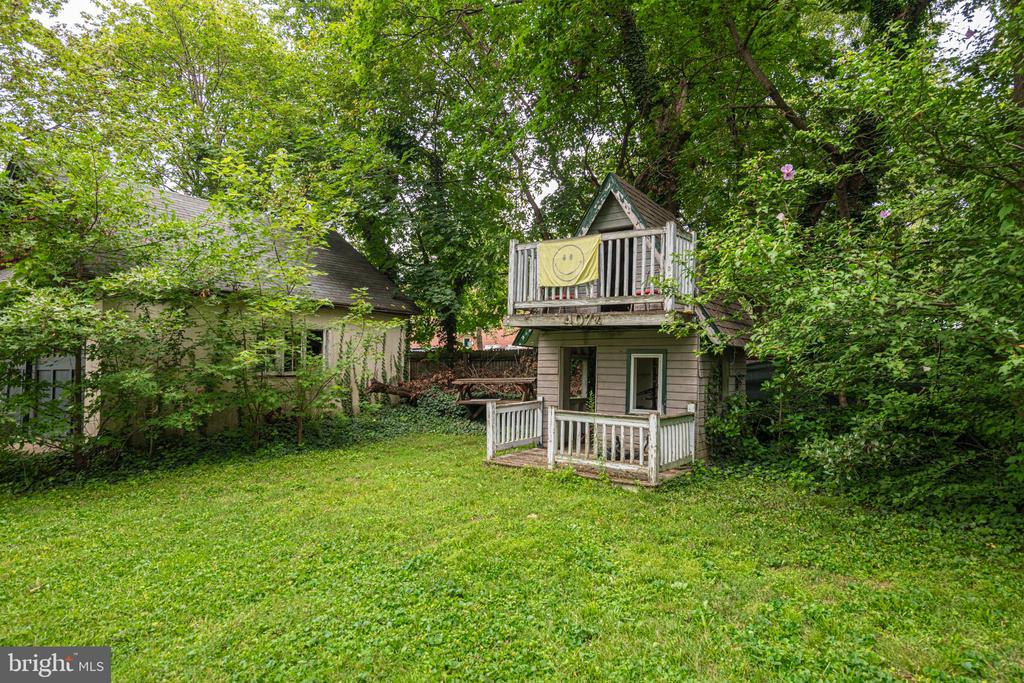 407 MIDLAND AVENUE