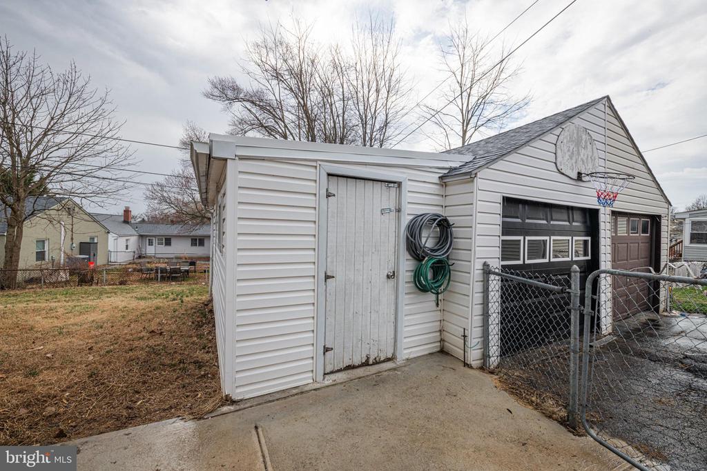 2015 DUTTON MILL ROAD