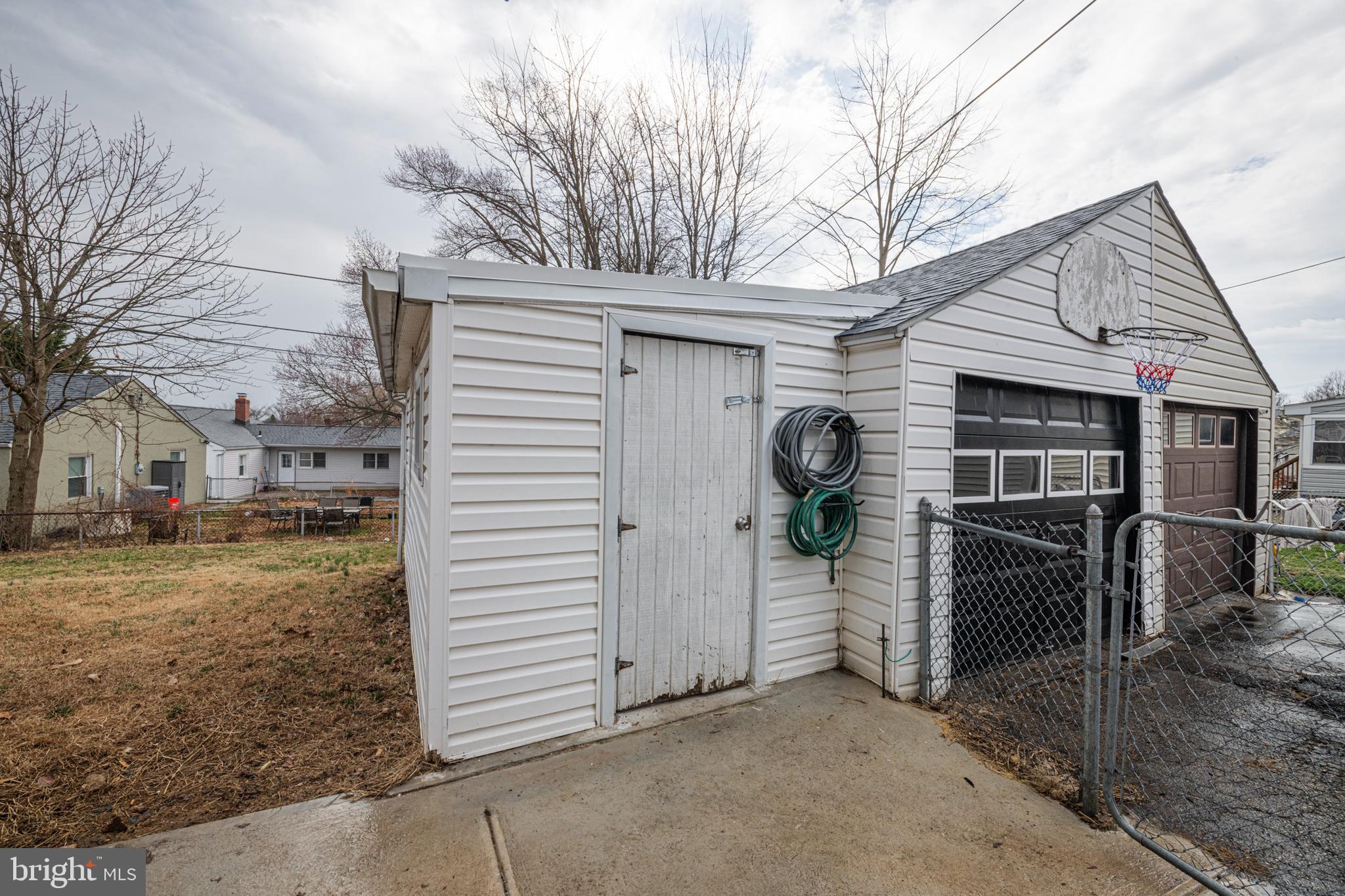 2015 DUTTON MILL ROAD