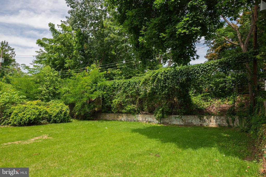 142 WYNDMOOR ROAD