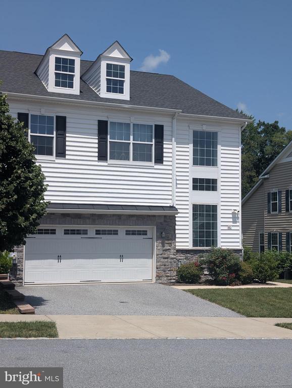 81 SKYLAR CIRCLE