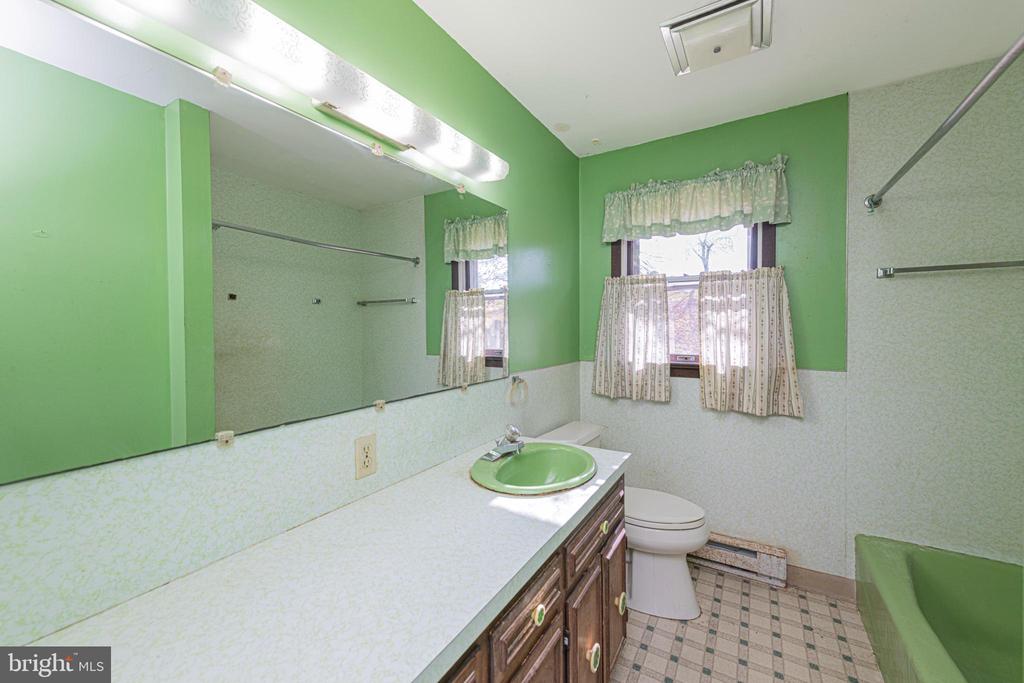 934 ORCHARD ROAD