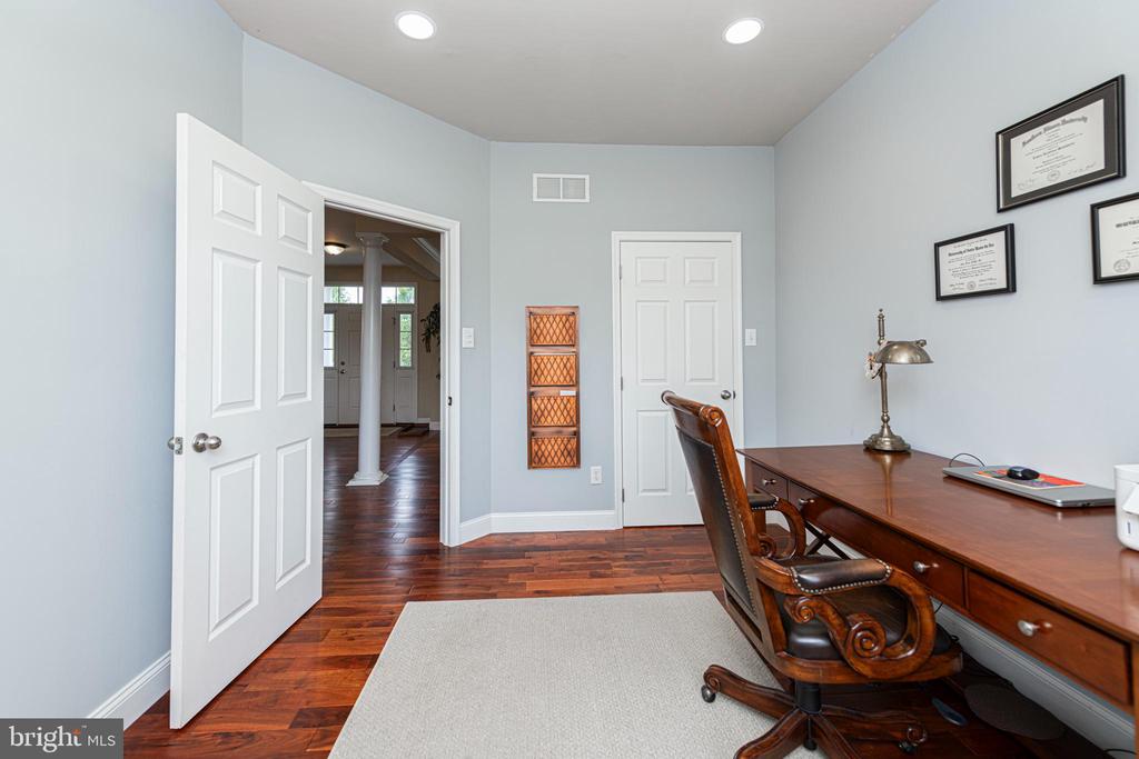 15 DERBY CIRCLE