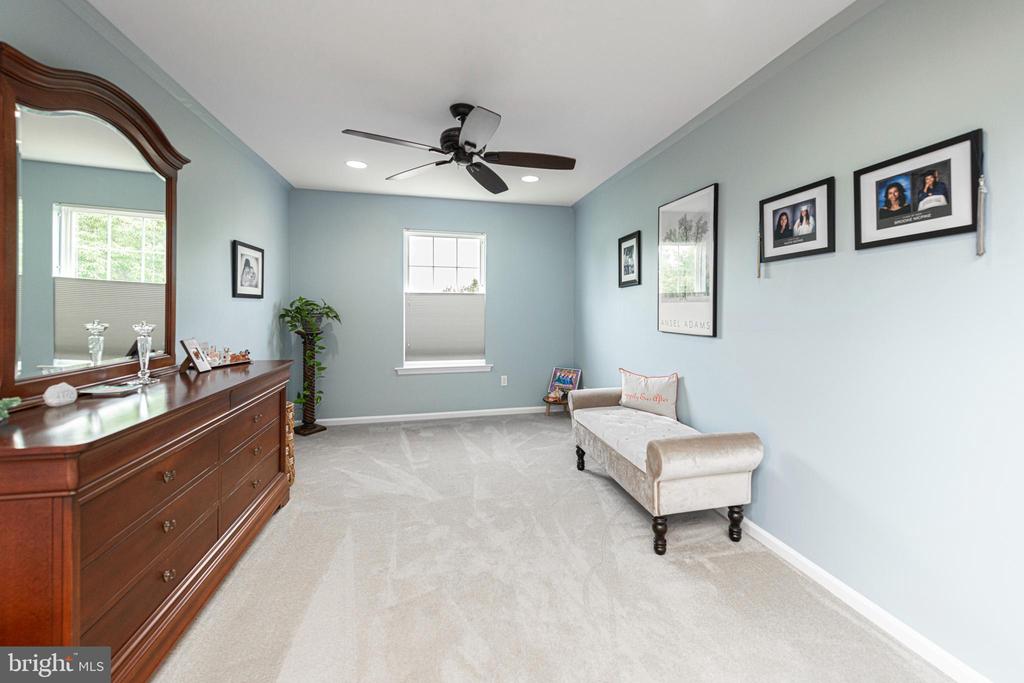 15 DERBY CIRCLE