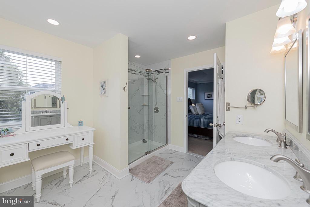 15 DERBY CIRCLE
