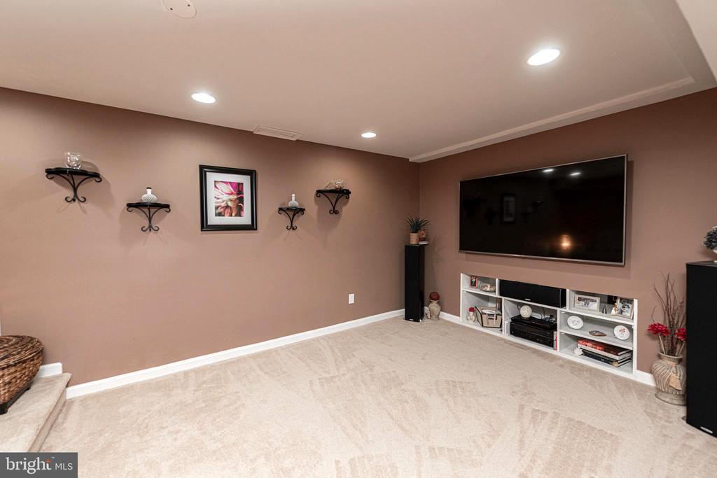 15 DERBY CIRCLE