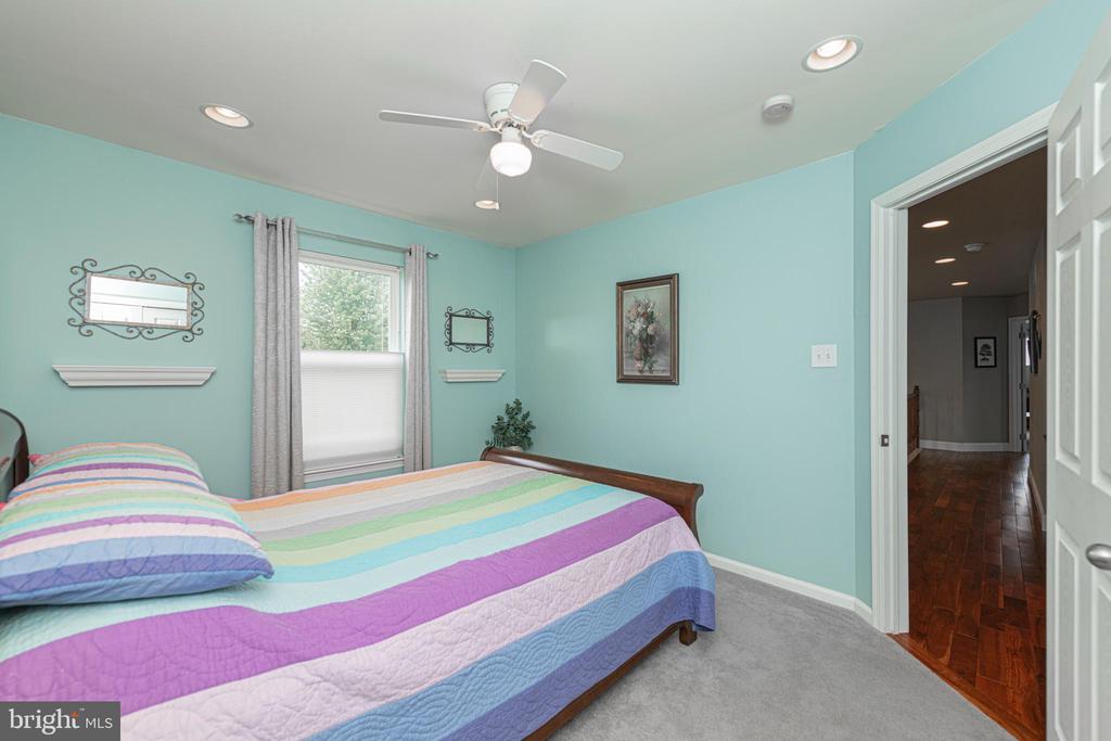 15 DERBY CIRCLE