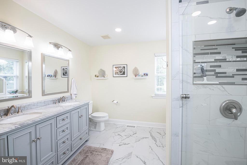 15 DERBY CIRCLE