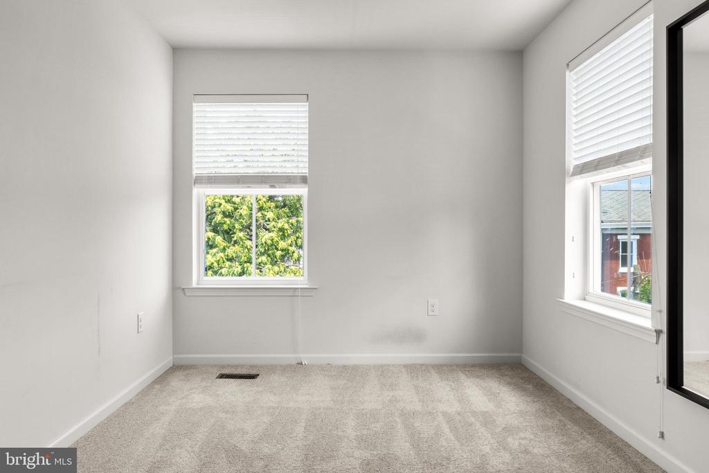 1000 DEKALB STREET 3