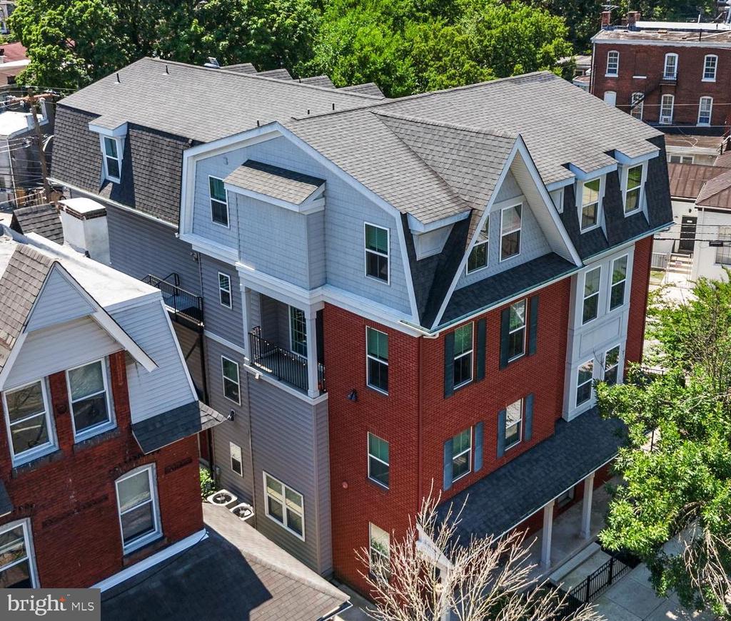 1000 DEKALB STREET 3