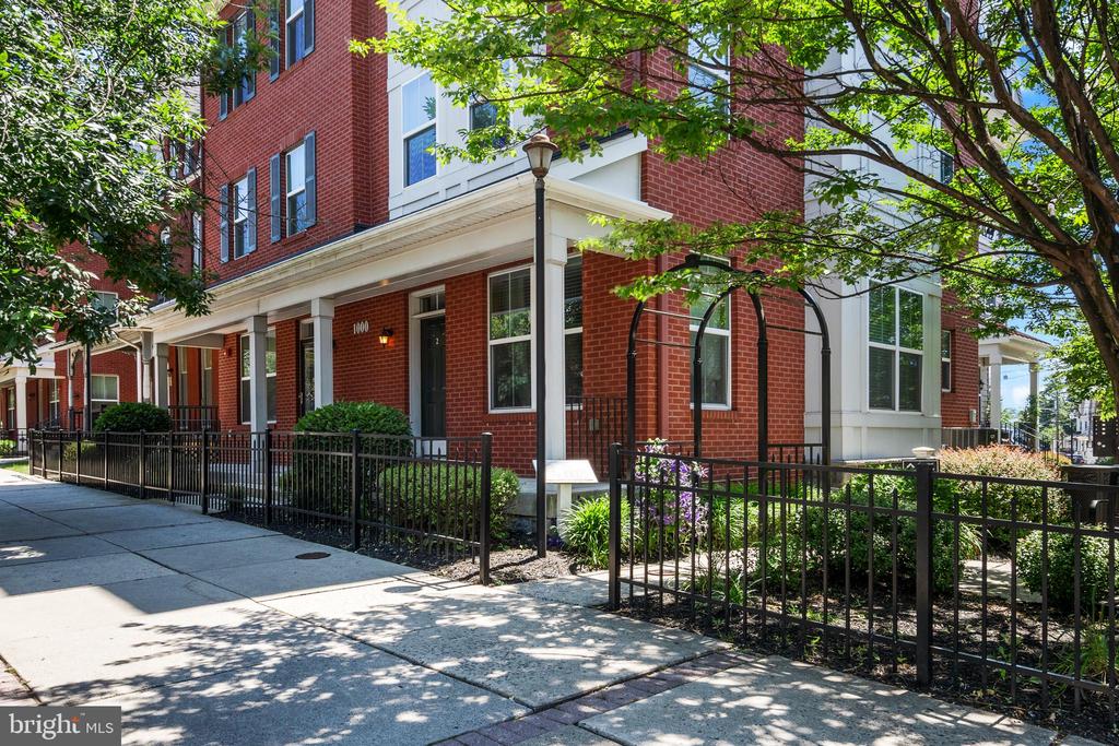 1000 DEKALB STREET 3