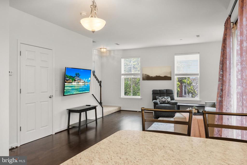 1000 DEKALB STREET 3