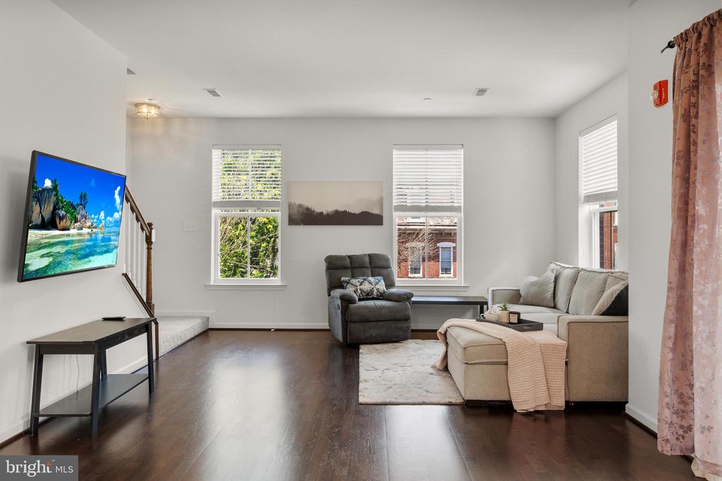 1000 DEKALB STREET 3