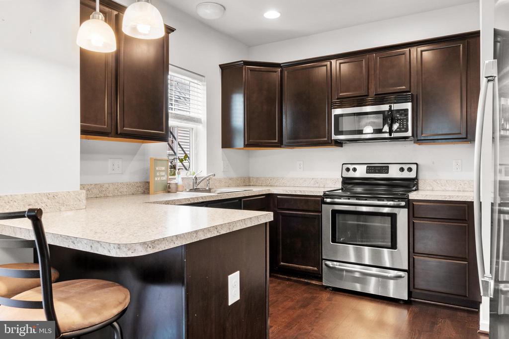 1000 DEKALB STREET 3