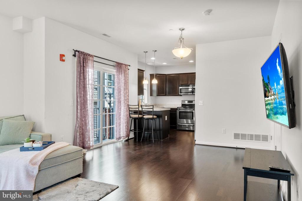 1000 DEKALB STREET 3