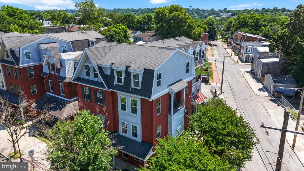 1000 DEKALB STREET 3