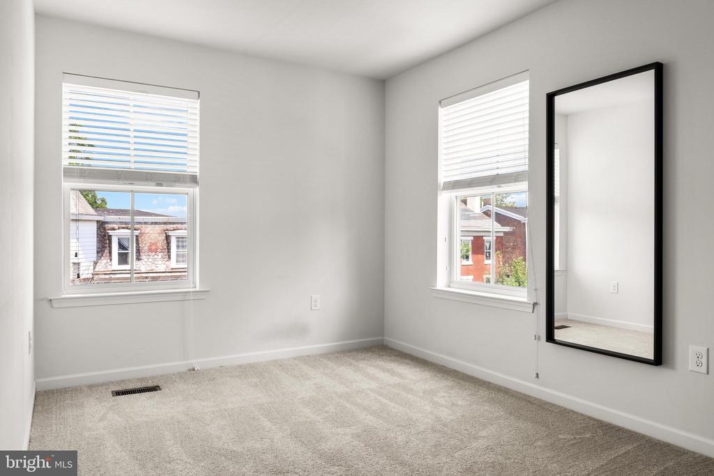 1000 DEKALB STREET 3