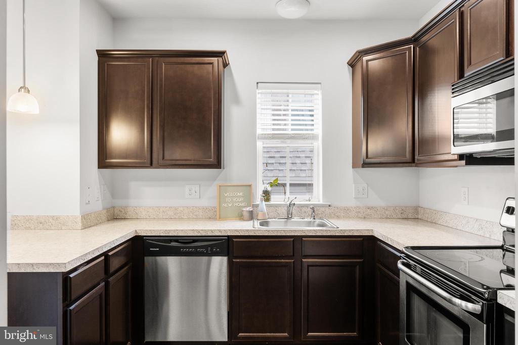 1000 DEKALB STREET 3