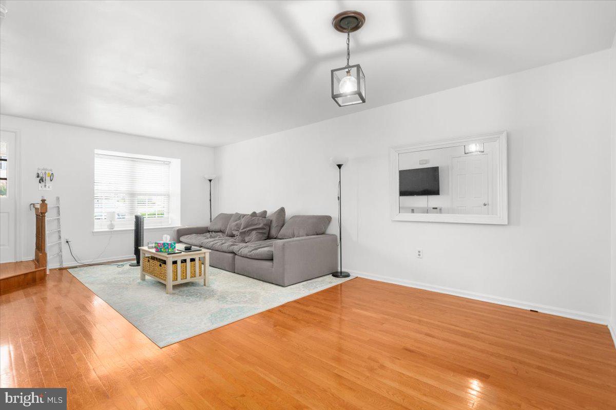 1161 MAPLE GLEN CIRCLE