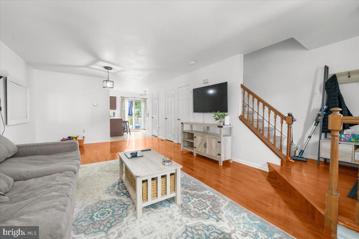 1161 MAPLE GLEN CIRCLE