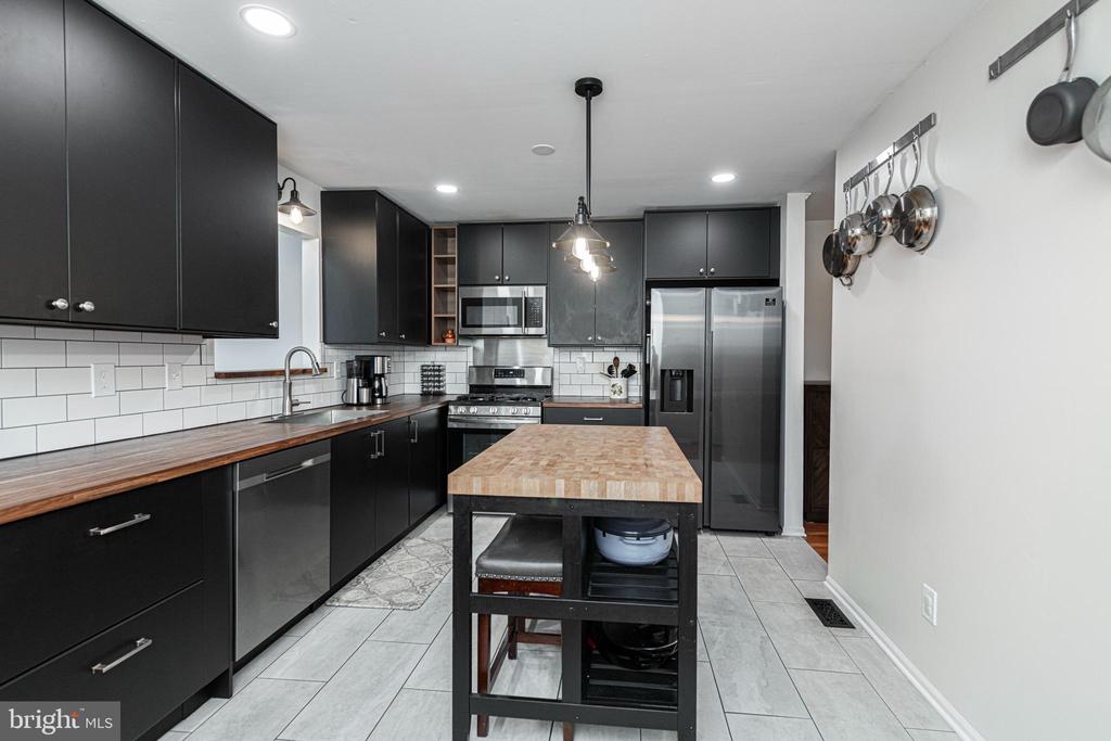 303 COUNTRYSIDE COURT