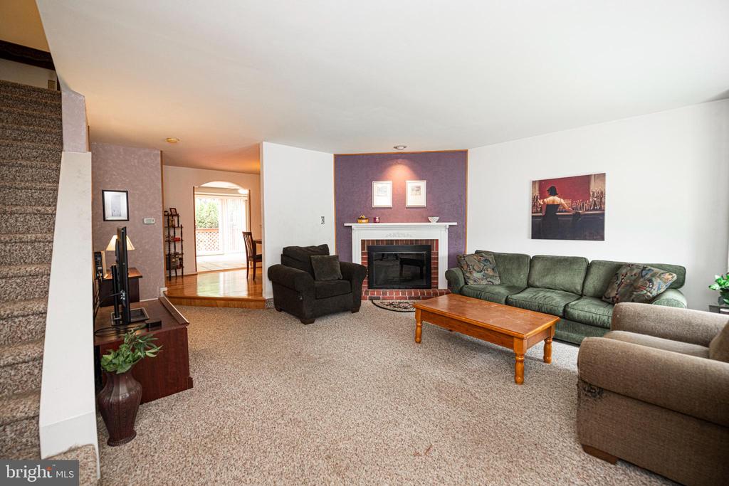 4175 RITTENHOUSE LANE