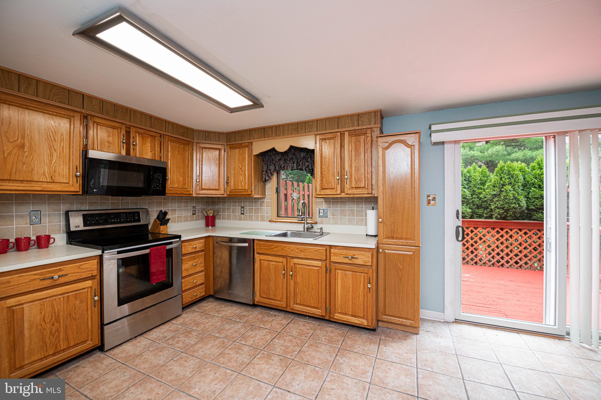 4175 RITTENHOUSE LANE