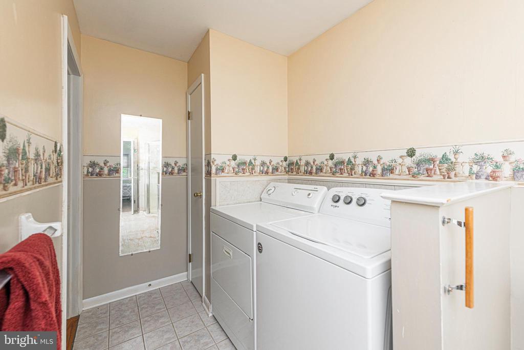 4175 RITTENHOUSE LANE