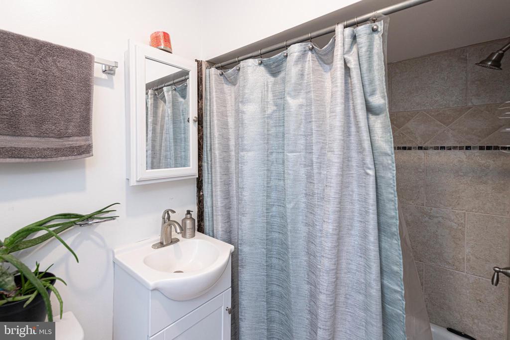 835 CROSS STREET