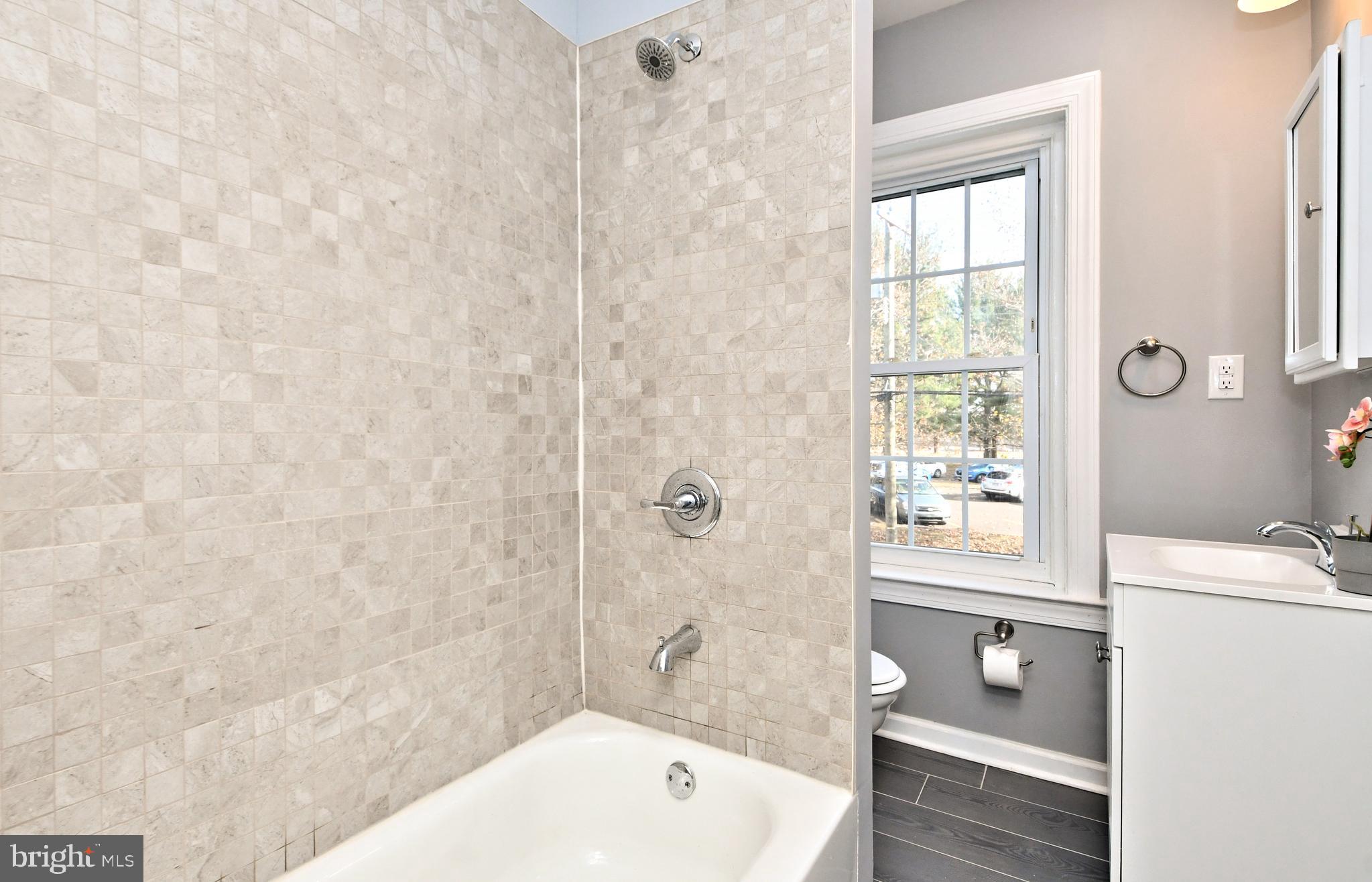 709 N CHARLOTTE STREET