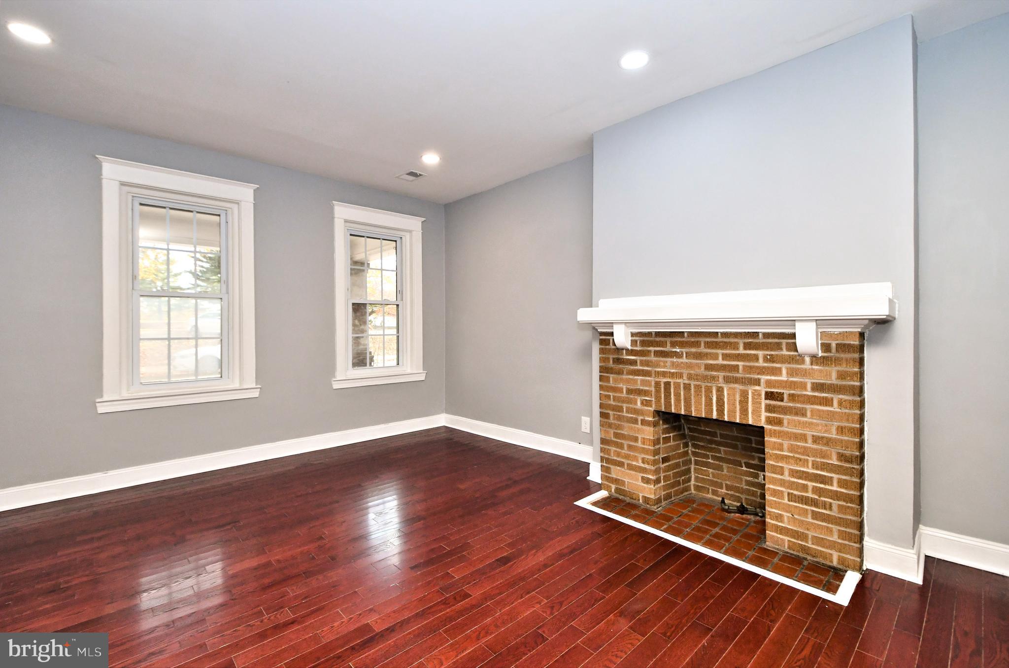 709 N CHARLOTTE STREET