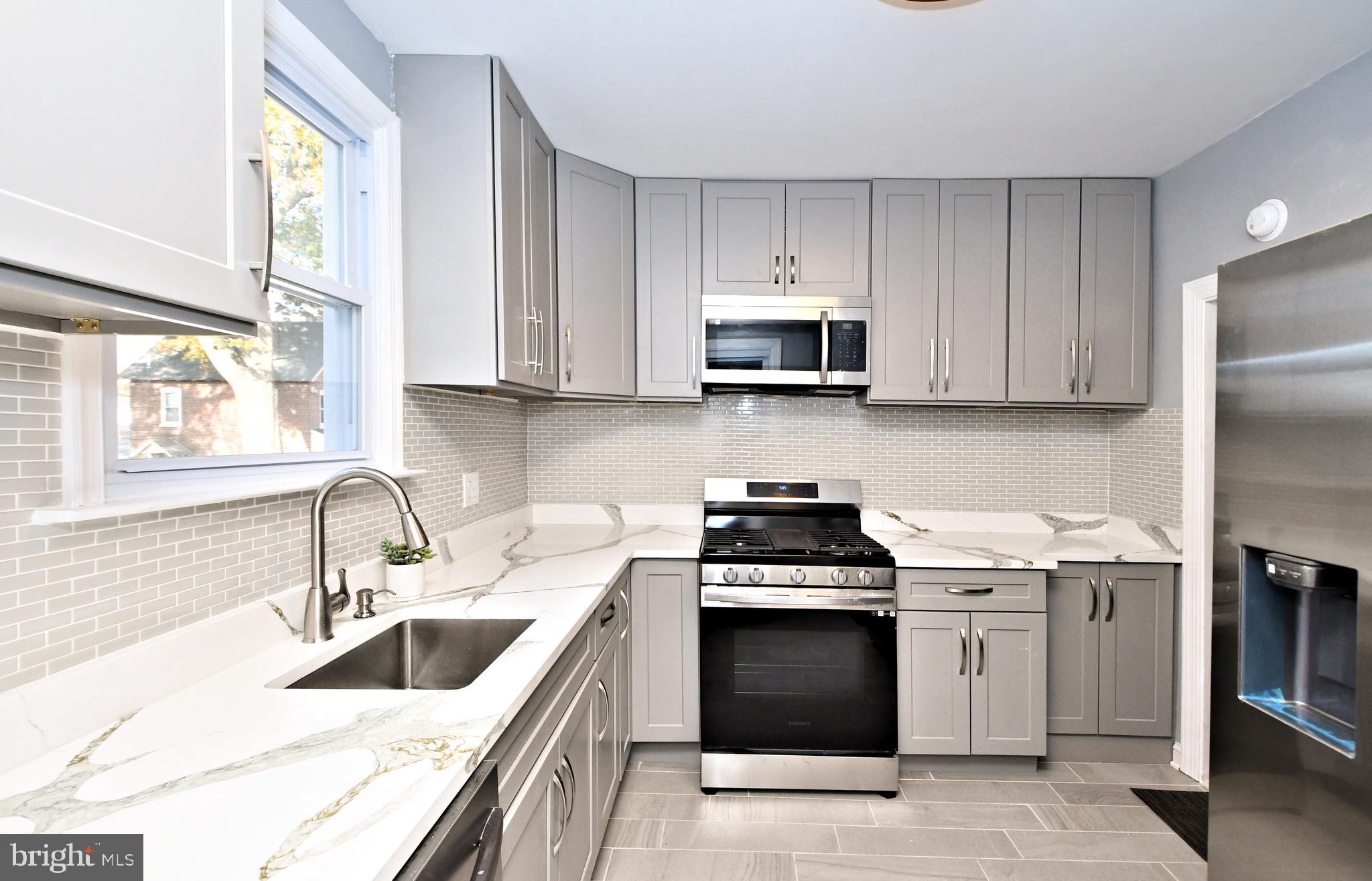 709 N CHARLOTTE STREET