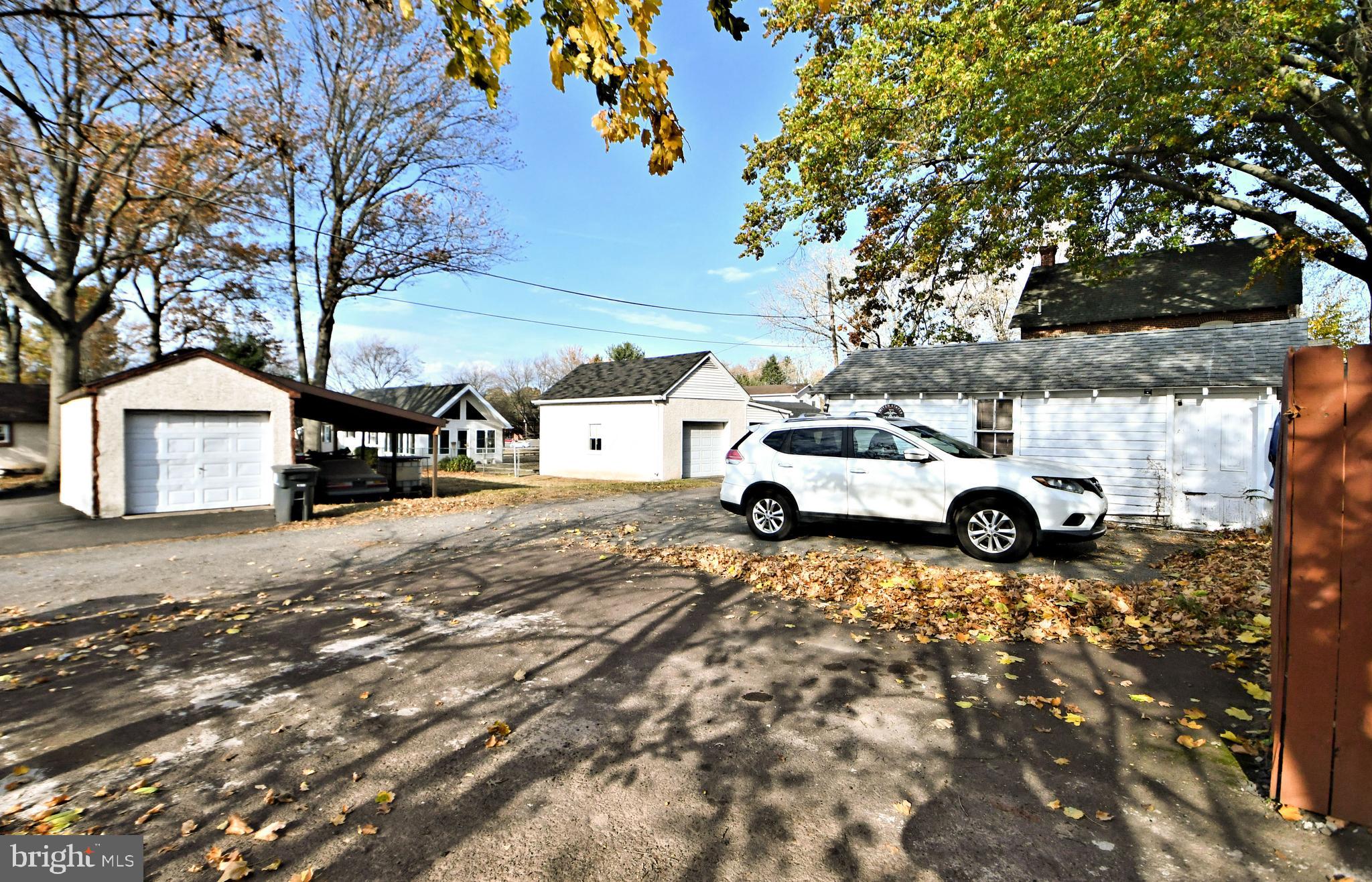 709 N CHARLOTTE STREET