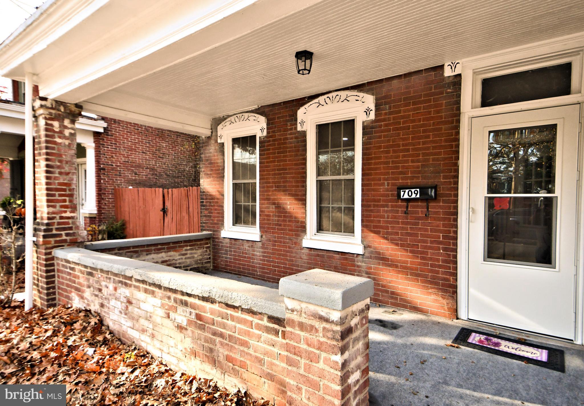 709 N CHARLOTTE STREET